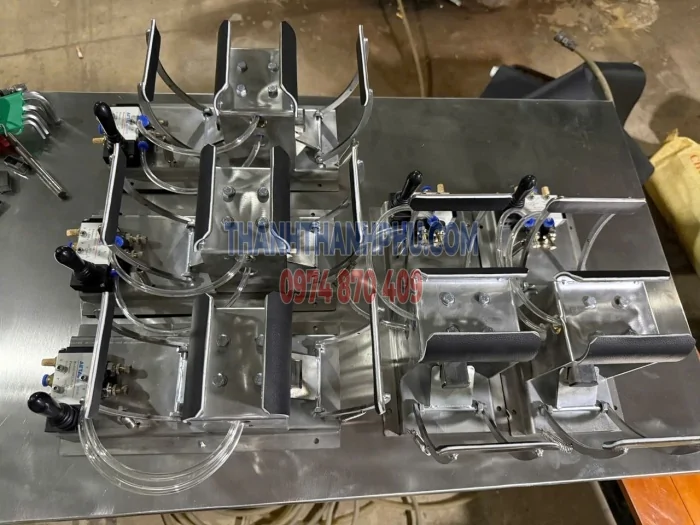 Bàn Kẹp Xỏ Dây - Tay Gạt