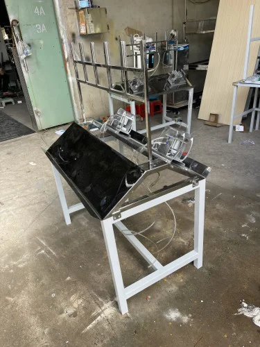 Bàn Kẹp xỏ dây