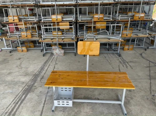 GHẾ CÔNG NHÂN MAY - LƯNG TỰA 2024